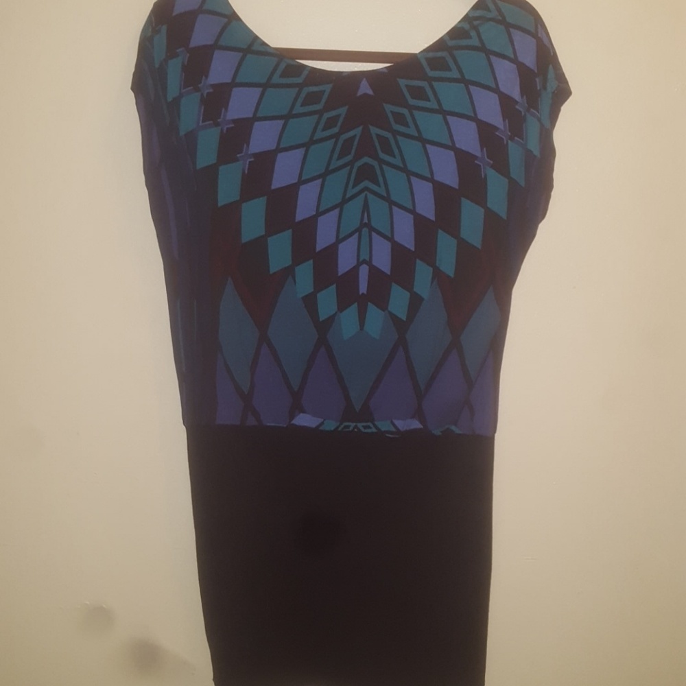 Sexy club dress can be worn off the shoulders